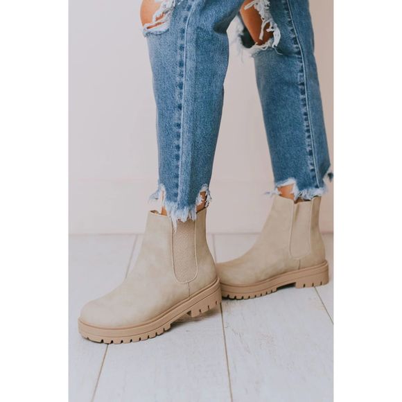 $75 NEW Soda Pilot Lug Sole Low Heel Chelsea 10 Fashion Ankle Bootie - Beige - Picture 5 of 9